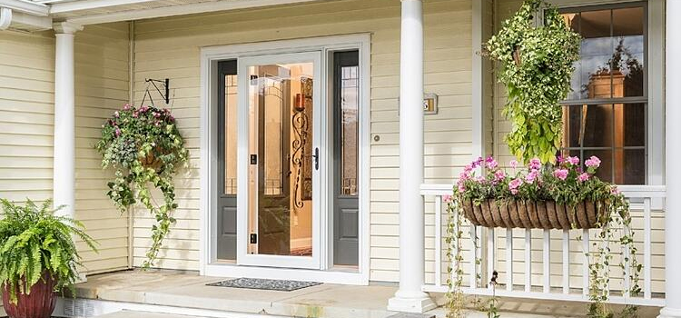 screen door installation in Rubidoux